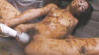Japanese hairy girlfriend smearing shit