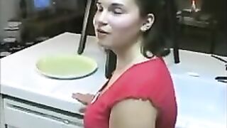 Alyx shitting yellow load