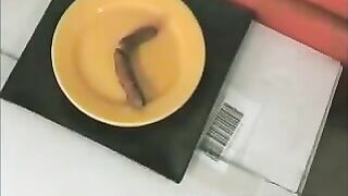 Hot round ass girl shitting nicely