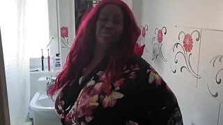 Ebony mistress pooping