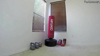 Fat pussy babe showing her lovely poo