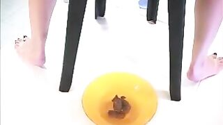 Amateur blonde girl and hot shit closeup