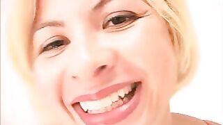 Stunning HD quality of pooping girl