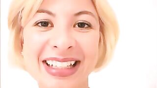 Stunning HD quality of pooping girl