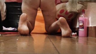 Squirting Milf Shitting