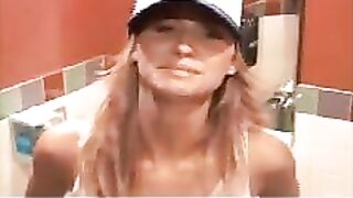 Kinky amateur brunette girl dropping sweet shit