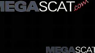 Mega shit smearing solo in the bathtub