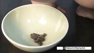 Nice tattooed ass girl dropping shit