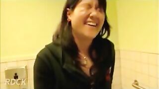 Amateur girl Marion Minty dropping her load