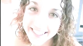 Pretty girl love dropping her shit