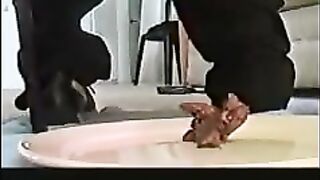 Nice ass ebony girl showing her thick turd