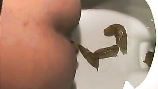 Nice looking amateur lady dropping pretty shit