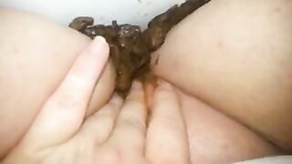 Amateur wife smearing hot shit