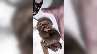 Milf shitting in a bathtub