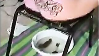 Amazing round ass and pretty shit show