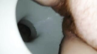 Hairy fat lady dropping shit