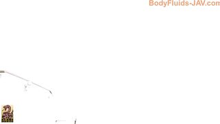 Bubble butt Asian lady spread those cheecks