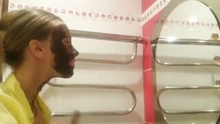 Slut covers herself in shit in the bathroom