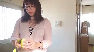 Woman steps in her own shit while holding dishes