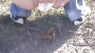 Hot babe pooping in public