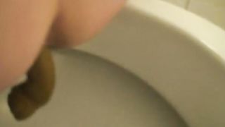 Shitting creamy poop