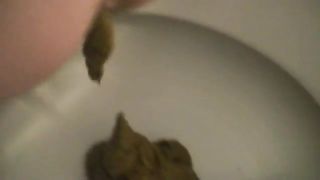 Shitting creamy poop