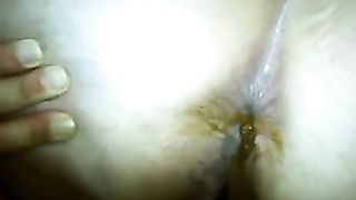 BBW girl pooping creamy shit