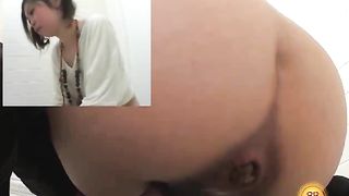 Japanese school girl pooping
