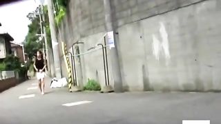 Sexy Asian girls shitting in public