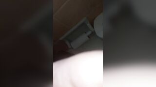 Big booty lady ass fingering and shitting