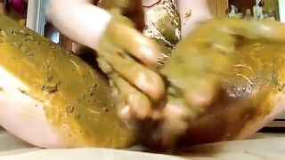 Beautiful Scat Bitch Smearing & Fingering