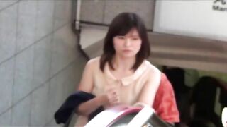 Dirty amateur Japanese babe shitting