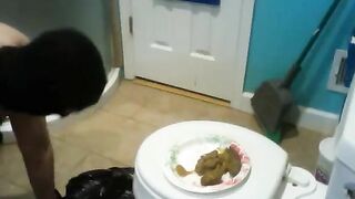 Mother feeds daughter's shit to the slave