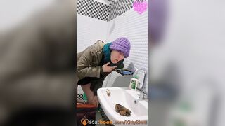 Secret sink shits in India