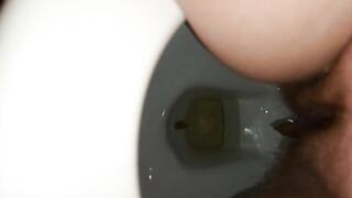 Sexy girl dropping poops