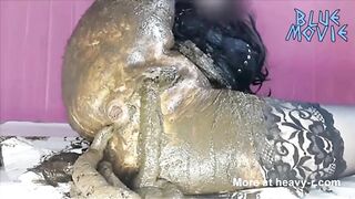 Curvy lady in stockings smearing shit while ass fingering