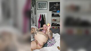 Shitty appleplay and ass toying