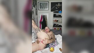 Shitty appleplay and ass toying