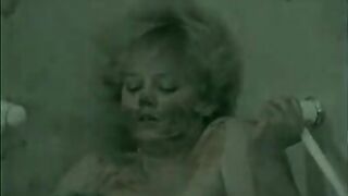 Hot fingering and toilet shit