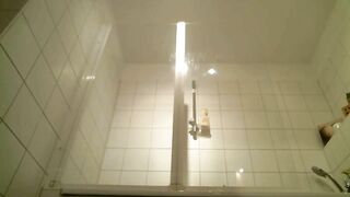 Curvy ass wife dropping shit in style