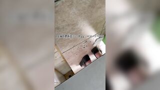 Girl pooped in the toilet