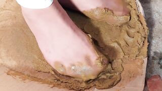 Very dirty brown pantyhose glued to shit