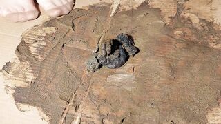 Very shitty and sticky glue nylon feet