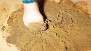 Very shitty and sticky glue nylon feet