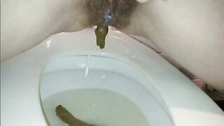 Woman gets a massive shit caught on the toilet paper