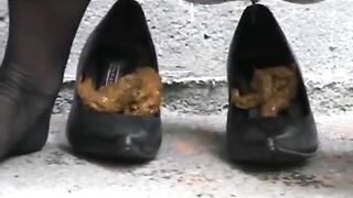 Slut squats in heels and shits on outdoor steps