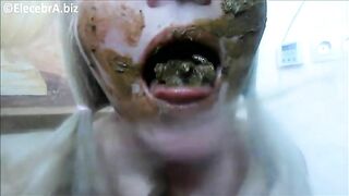 Elecbra eats and smears shit on her knees
