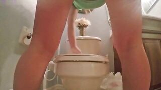 Pregnant wife shits for husband's lunch