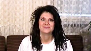 Woman takes a shit in the bathtub and spreads it all over herself