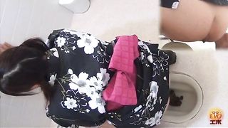 Sexy Geisha pooping in public bathroom